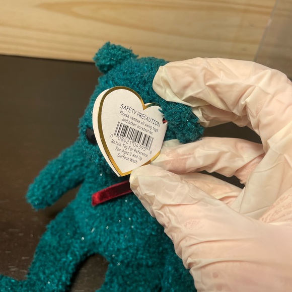 2001 Holiday Teddy, Ty Beanie Baby // 3/$38 - Picture 4 of 14